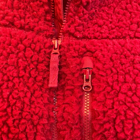 UNIQLO child size 110 (US 4T) red jacket - Picture 3 of 5